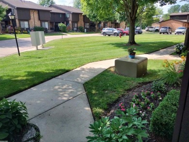 Great layout and amenities offered on this condo. Features on Plum Brook Golf Club in Michigan - for sale on GolfHomes.com, golf home, golf lot