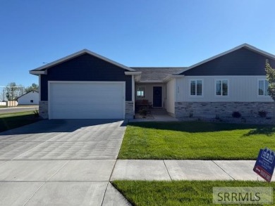I'm excited to introduce you to Copper Creek Homes' Twin Peaks on Sage Lakes Municipal Golf Course in Idaho - for sale on GolfHomes.com, golf home, golf lot