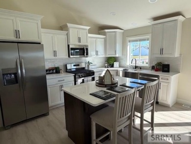 I'm excited to introduce you to Copper Creek Homes' Twin Peaks on Sage Lakes Municipal Golf Course in Idaho - for sale on GolfHomes.com, golf home, golf lot