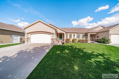 You can't get better access to golfing than this amazing home on Riverside Golf Course in Idaho - for sale on GolfHomes.com, golf home, golf lot