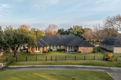 Welcome to 1208 Fairfax Drive in Mansfield, TX! This inviting on Walnut Creek Country Club in Texas - for sale on GolfHomes.com, golf home, golf lot