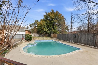 CLEAN AND MOVE IN READY. Situated on a quiet, established street on Shady Valley Golf Club in Texas - for sale on GolfHomes.com, golf home, golf lot