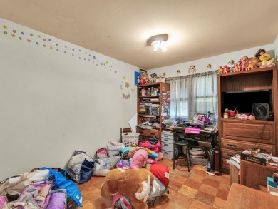 This tri-level home is ideally situated on Hole No. 1 of Willow on Willow Pond Golf Course in Illinois - for sale on GolfHomes.com, golf home, golf lot