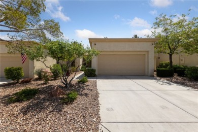 Beautifully updated 2BD/2BA townhome in Sun City Summerlin, Las on Eagle Crest Golf Club in Nevada - for sale on GolfHomes.com, golf home, golf lot