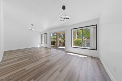 Beautifully updated 2BD/2BA townhome in Sun City Summerlin, Las on Eagle Crest Golf Club in Nevada - for sale on GolfHomes.com, golf home, golf lot