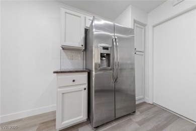 Beautifully updated 2BD/2BA townhome in Sun City Summerlin, Las on Eagle Crest Golf Club in Nevada - for sale on GolfHomes.com, golf home, golf lot