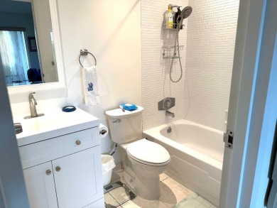 Located in Kings Point, an active 55+ gated community, this on Kings Point Golf - Executive in Florida - for sale on GolfHomes.com, golf home, golf lot