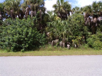 This double lot is in Flood Zone X and the adjoining lot is also on Bobcat Trail Golf Club in Florida - for sale on GolfHomes.com, golf home, golf lot