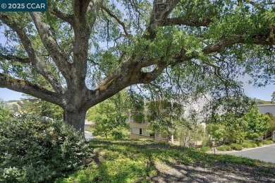 Rare Villa Casita Penthouse Corner Condo! Discover this on Rossmoor Golf Course in California - for sale on GolfHomes.com, golf home, golf lot