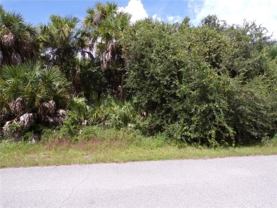 This double lot is in Flood Zone X and the adjoining lot is also on Bobcat Trail Golf Club in Florida - for sale on GolfHomes.com, golf home, golf lot