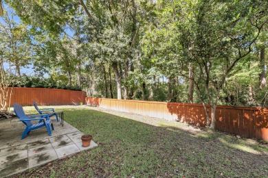 Beautiful 3 bedroom, 2.5 bath home located in a mature West on Shadowmoss Plantation Golf Club in South Carolina - for sale on GolfHomes.com, golf home, golf lot