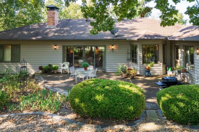 Charming 3-bedroom, 2.5-bath home on a corner lot overlooking on Balboa Golf Course in Arkansas - for sale on GolfHomes.com, golf home, golf lot