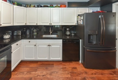 SELLER MOTIVATED! Beautifully maintained 3-bedroom, 2-bath condo on Palm-Aire Country Club and Resort - The Oaks in Florida - for sale on GolfHomes.com, golf home, golf lot