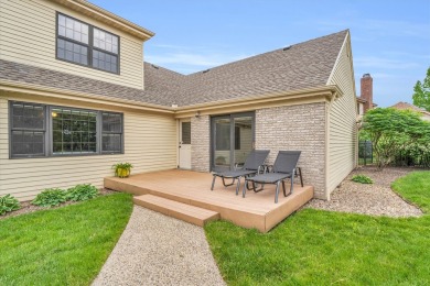 Swimmers and sunbathers delight at your own private oasis in on Lincolnshire Fields Country Club in Illinois - for sale on GolfHomes.com, golf home, golf lot