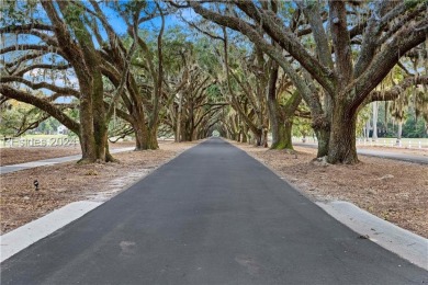 Welcome to 17 E Summerton Court in Belfair, a home epitomizing on Belfair Golf Club in South Carolina - for sale on GolfHomes.com, golf home, golf lot