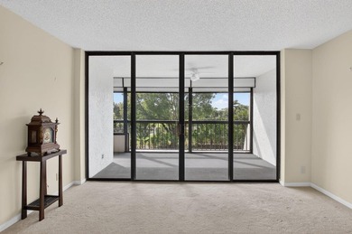 Light and bright 2 bedroom 2 bath condo located on the third on The Country Club At Boca Raton in Florida - for sale on GolfHomes.com, golf home, golf lot