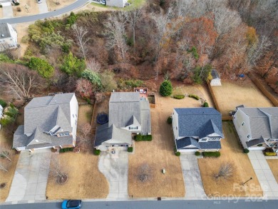 Welcome to Fort Mill! This home offers a spacious open layout, a on Regent Park Golf Club in South Carolina - for sale on GolfHomes.com, golf home, golf lot