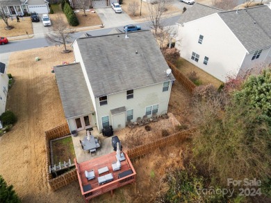 Welcome to Fort Mill! This home offers a spacious open layout, a on Regent Park Golf Club in South Carolina - for sale on GolfHomes.com, golf home, golf lot