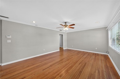 Don't miss this fantastic home in the heart of College Park, set on Dubsdread Golf Course in Florida - for sale on GolfHomes.com, golf home, golf lot