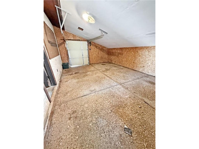 Looking for a one-of-a-kind home? Don't miss this house on a on Fayetteville Country Club in Arkansas - for sale on GolfHomes.com, golf home, golf lot