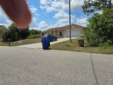 NO HOA , everyone qualifies This house backs up to a canal and on Mirror Lakes Golf Club in Florida - for sale on GolfHomes.com, golf home, golf lot