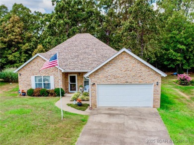 GOLF COURSE COMMUNITY ON ALL ONE LEVEL, this home has a level on Indian Rock Golf Club in Missouri - for sale on GolfHomes.com, golf home, golf lot