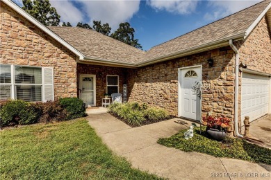 GOLF COURSE COMMUNITY ON ALL ONE LEVEL, this home has a level on Indian Rock Golf Club in Missouri - for sale on GolfHomes.com, golf home, golf lot
