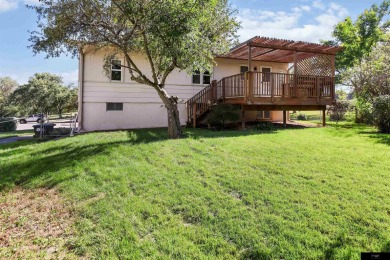 Justin Peffer, M: , jfpeffer,   - Welcome to your dream home in on Warren Swigart Municipal Golf Course in Nebraska - for sale on GolfHomes.com, golf home, golf lot