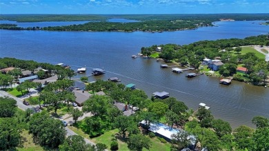 LAKE HOME - Welcome to this spacious 2 story, 5 bedroom, 3.5 on Twisted Oaks Golf Club in Texas - for sale on GolfHomes.com, golf home, golf lot