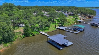 LAKE HOME - Welcome to this spacious 2 story, 5 bedroom, 3.5 on Twisted Oaks Golf Club in Texas - for sale on GolfHomes.com, golf home, golf lot