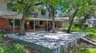 LAKE HOME - Welcome to this spacious 2 story, 5 bedroom, 3.5 on Twisted Oaks Golf Club in Texas - for sale on GolfHomes.com, golf home, golf lot