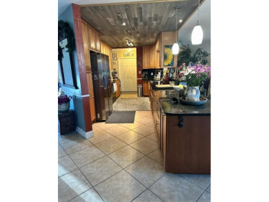 Beautiful 3 bedroom 2 1/2 bath ranch style home with 2 car on Sara Bay Country Club in Florida - for sale on GolfHomes.com, golf home, golf lot