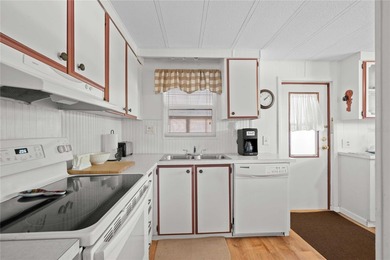 Have you been dreaming of a cozy home in sunny Florida within a on Betmar Acres Golf Club in Florida - for sale on GolfHomes.com, golf home, golf lot