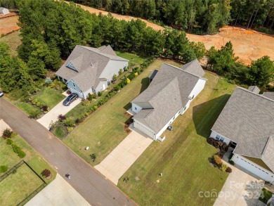 Welcome home to this fabulous custom built builder owned split 4 on Edgewater Golf Club in South Carolina - for sale on GolfHomes.com, golf home, golf lot