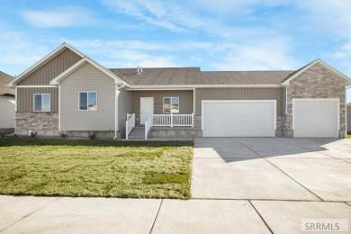 LANDSCAPING INCLUDED & MOVE-IN READY! Welcome to your new home on Sage Lakes Municipal Golf Course in Idaho - for sale on GolfHomes.com, golf home, golf lot
