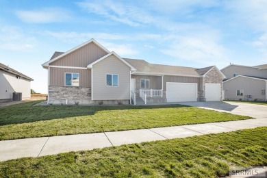 LANDSCAPING INCLUDED & MOVE-IN READY! Welcome to your new home on Sage Lakes Municipal Golf Course in Idaho - for sale on GolfHomes.com, golf home, golf lot