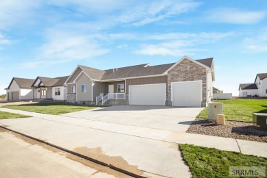 LANDSCAPING INCLUDED & MOVE-IN READY! Welcome to your new home on Sage Lakes Municipal Golf Course in Idaho - for sale on GolfHomes.com, golf home, golf lot