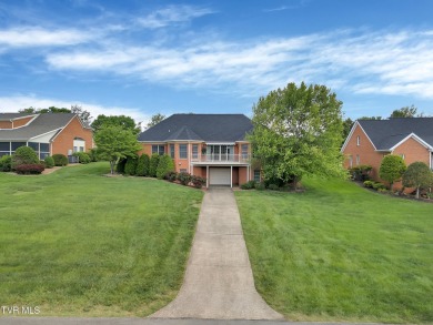 This 2,500 sq ft all-brick home offers comfortable one-level on Link Hills Country Club in Tennessee - for sale on GolfHomes.com, golf home, golf lot
