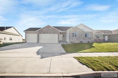 INCLUDES LANDSCAPING & MOVE-IN READY! Welcome to your new home on Sage Lakes Municipal Golf Course in Idaho - for sale on GolfHomes.com, golf home, golf lot