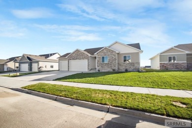 INCLUDES LANDSCAPING & MOVE-IN READY! Welcome to your new home on Sage Lakes Municipal Golf Course in Idaho - for sale on GolfHomes.com, golf home, golf lot