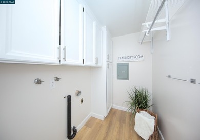 Unique Rossmoor Pinehurst Model Condo that comes with your own on Rossmoor Golf Course in California - for sale on GolfHomes.com, golf home, golf lot