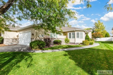 Come see this beautiful, meticulous, well maintained town-home on Sand Creek Golf Course in Idaho - for sale on GolfHomes.com, golf home, golf lot