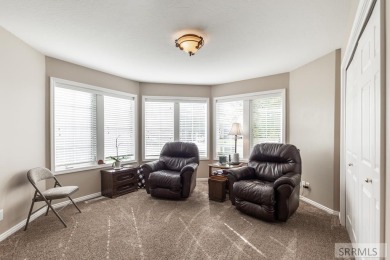 Come see this beautiful, meticulous, well maintained town-home on Sand Creek Golf Course in Idaho - for sale on GolfHomes.com, golf home, golf lot