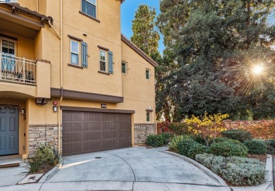 Stunning 4beds/3.5ba townhouse offers 1857sqft of beautifully on Fremont Park Golf Course in California - for sale on GolfHomes.com, golf home, golf lot