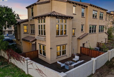 Stunning 4beds/3.5ba townhouse offers 1857sqft of beautifully on Fremont Park Golf Course in California - for sale on GolfHomes.com, golf home, golf lot