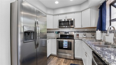 Fully furnished & move-in ready - PLUS seller is offering 3 on Seasons Ridge At Four Seasons in Missouri - for sale on GolfHomes.com, golf home, golf lot