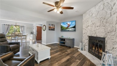 Fully furnished & move-in ready - PLUS seller is offering 3 on Seasons Ridge At Four Seasons in Missouri - for sale on GolfHomes.com, golf home, golf lot