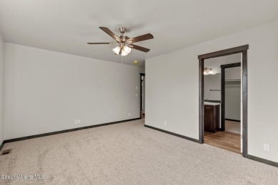 Calling all golfers!!! This 3 bed/2bath single-level home in on Prairie Falls Golf Club in Idaho - for sale on GolfHomes.com, golf home, golf lot