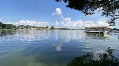 Rare opportunity for Lake Living in Lake of the Four Seasons! on Lakes of the Four Seasons Country Club in Indiana - for sale on GolfHomes.com, golf home, golf lot