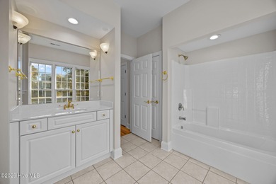 LUXURY LIVING ON THE OAK ISLAND GOLF COURSE. Gorgeous custom on South Harbour Golf Links in North Carolina - for sale on GolfHomes.com, golf home, golf lot